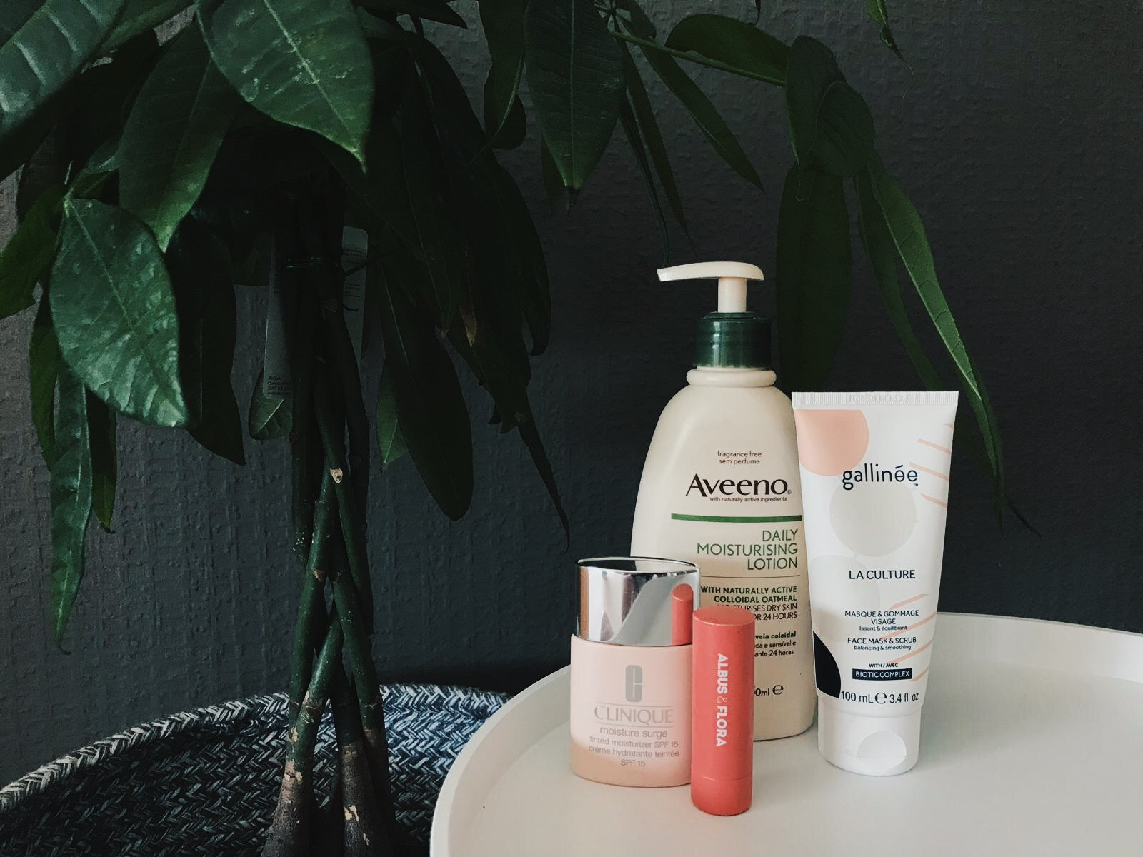 Looking After Your Skin Outdoors